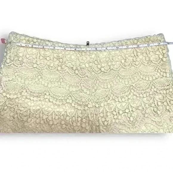 Womens Ivory Crochet Shorts by Love Fire Womens Size Small - Picture 8 of 8